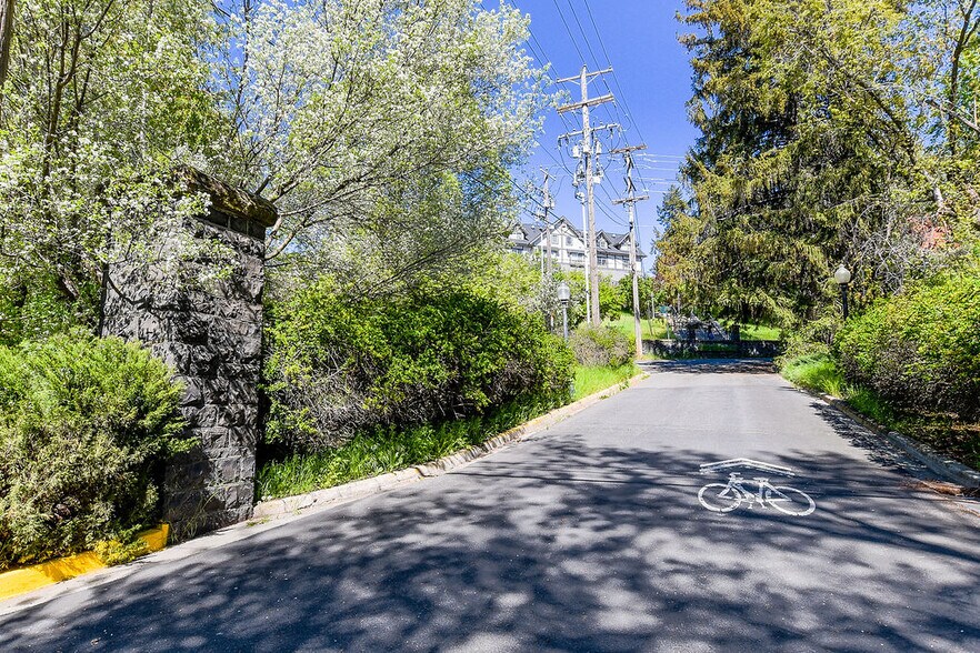 More Photos Of TBD NE Gray Ln, Pullman Land For Sale