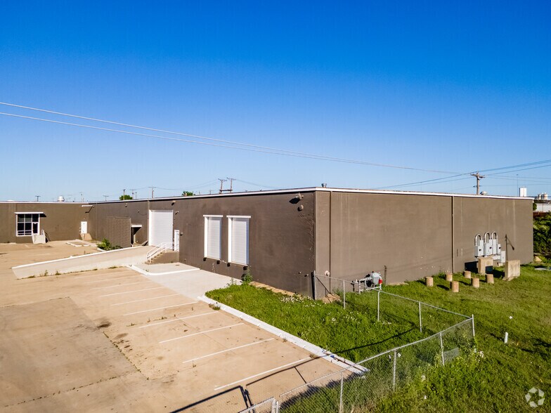 More Photos Of 1170 109th St, Grand Prairie Warehouse For Lease
