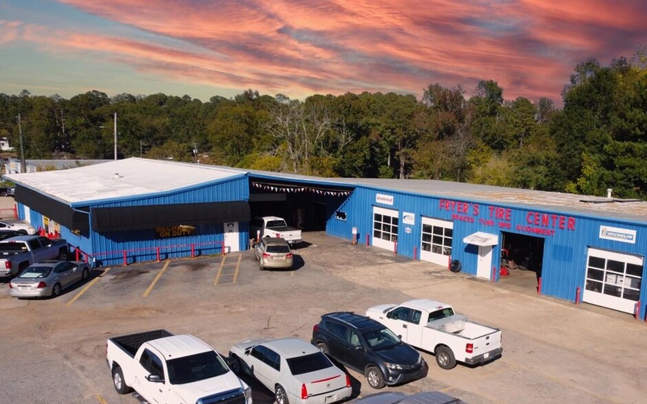 Primary Photo Of 808 New Franklin Rd, Lagrange Auto Repair For Sale