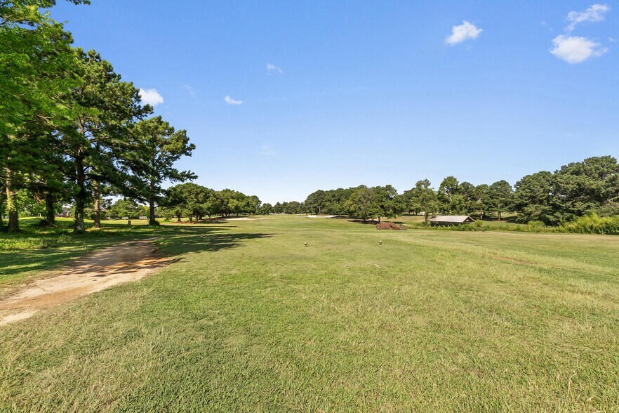 More Photos Of 101 Merion Dr, Eufaula Golf Course Driving Range For Sale