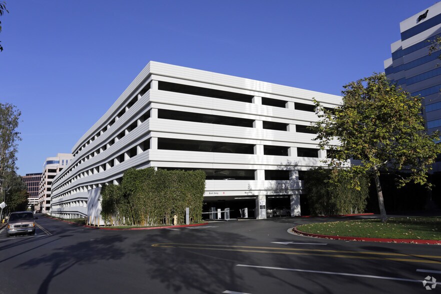 More Photos Of 2211 Michelson Dr, Irvine Office For Lease