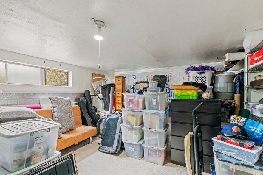 More Photos Of 5555-5559 Claremont Ave, Oakland Storefront For Sale