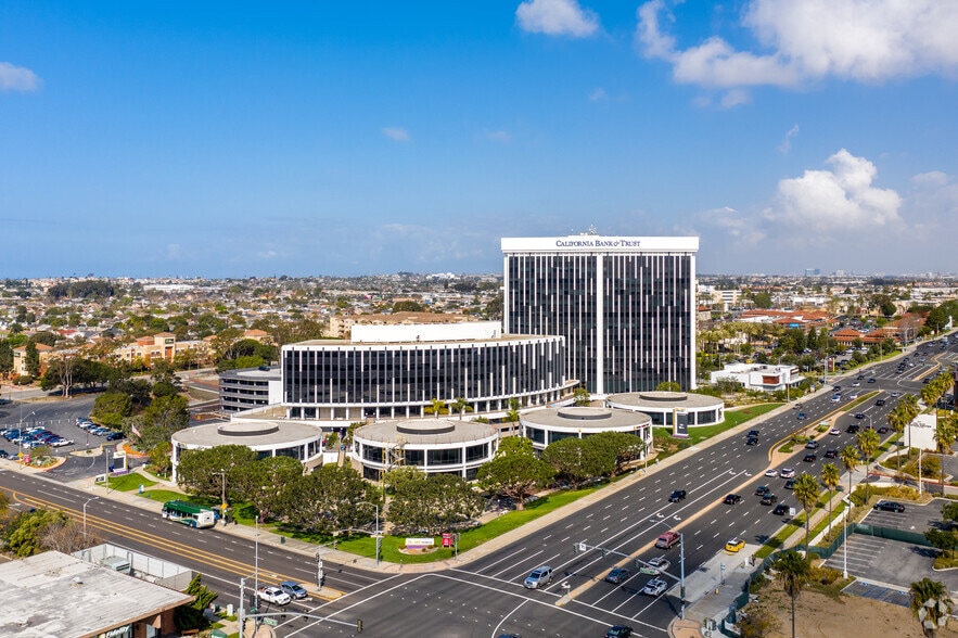 More Photos Of 21515 Hawthorne Blvd, Torrance Coworking Space