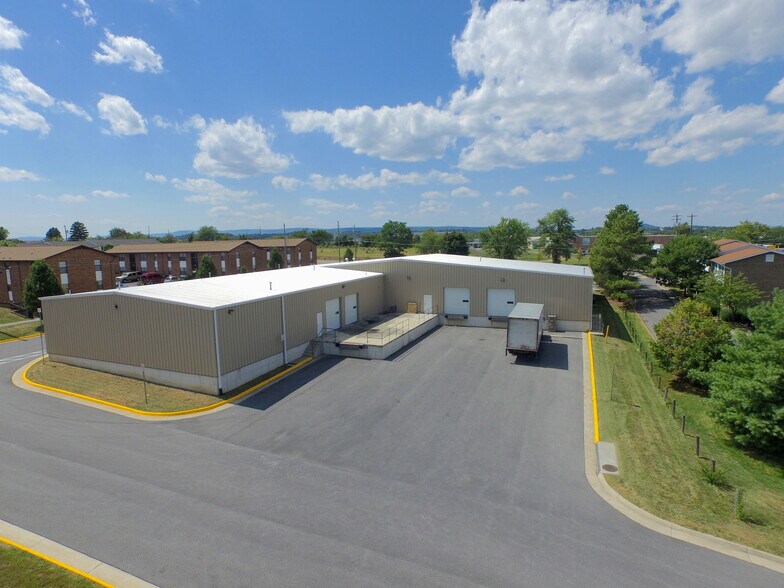 More Photos Of 3018 Shawnee Dr, Winchester Flex For Lease