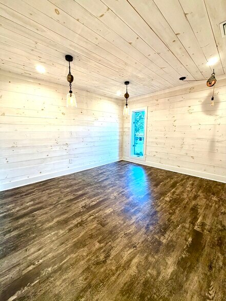 More Photos Of 902 W Lamar Alexander Pky, Maryville Freestanding For Lease