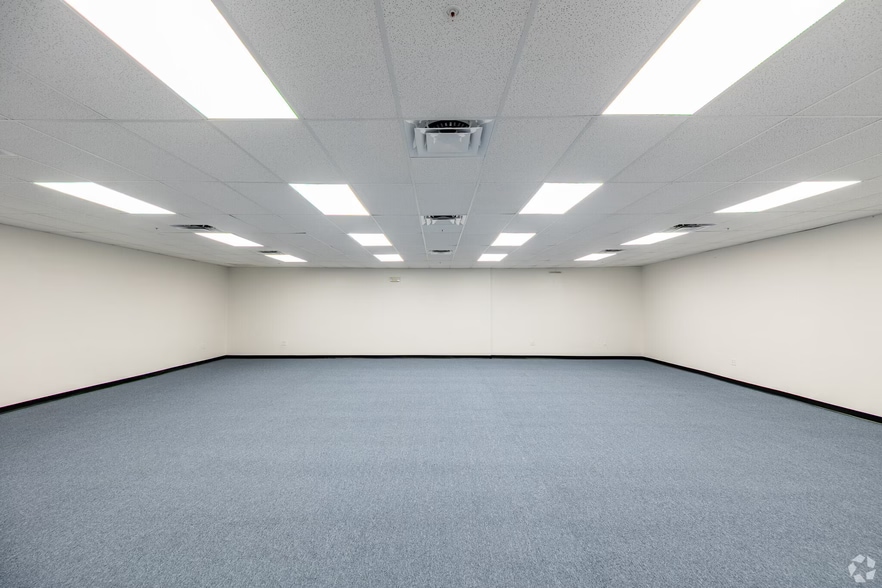 More Photos Of 2401 1st St, Fort Myers Loft Creative Space For Lease