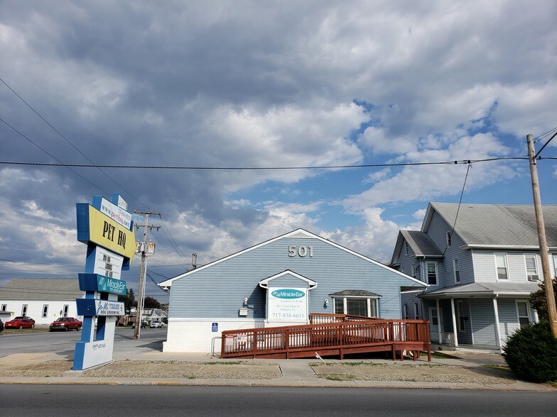 Primary Photo Of 501 E Main St, Palmyra Freestanding For Lease
