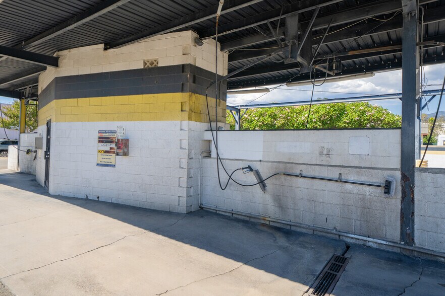 More Photos Of 514 N Azusa Ave, Azusa Carwash For Sale