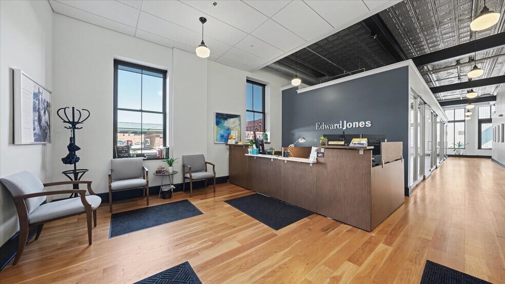 More Photos Of 102 Walnut St, Winona Office Residential For Sale