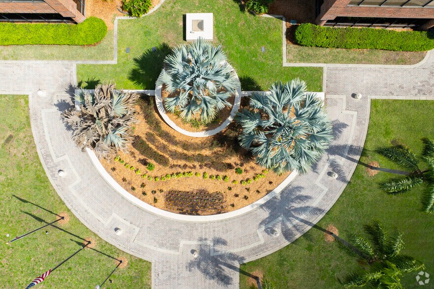 More Photos Of 14497 N Dale Mabry Hwy, Tampa Unknown For Lease