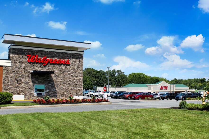 More Photos Of 1806 Marsh Rd, Wilmington Unknown For Lease