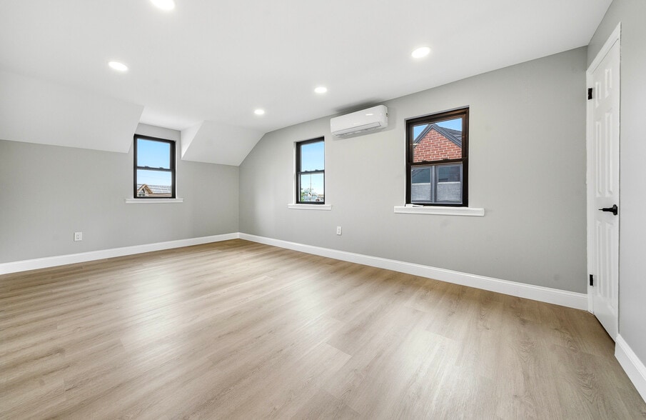 More Photos Of 729 Dekalb Pike, King Of Prussia Office For Lease