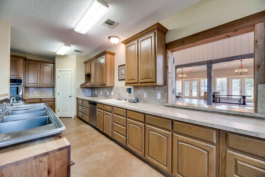 More Photos Of 955 Jack Eastham, Avalon Land For Sale