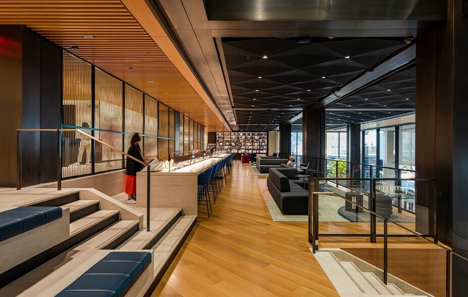 More Photos Of PENN 1, New York Office For Lease