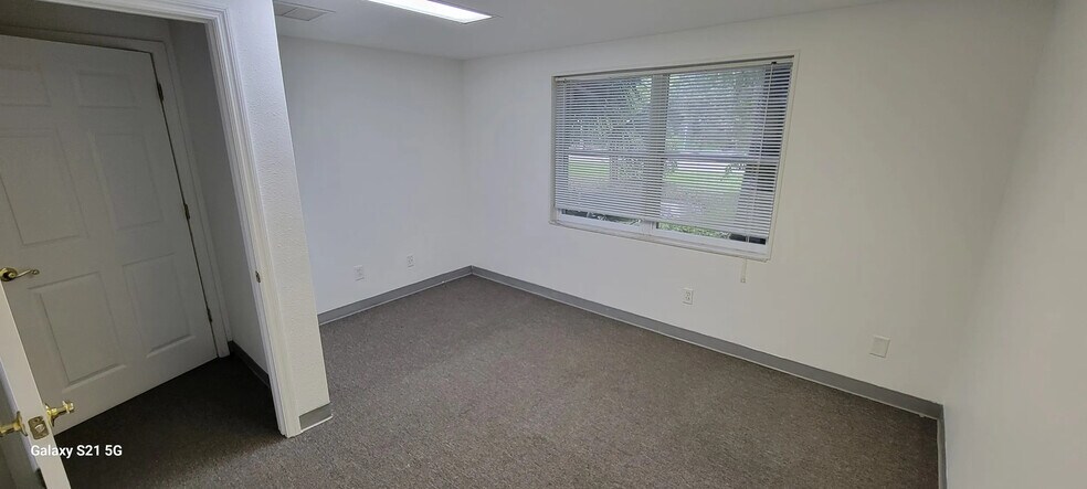 More Photos Of 280 Dirksen Dr, DeBary Office For Sale