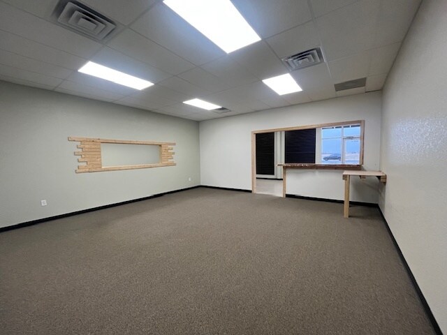 More Photos Of 12213 University Ave, Lubbock Showroom For Lease