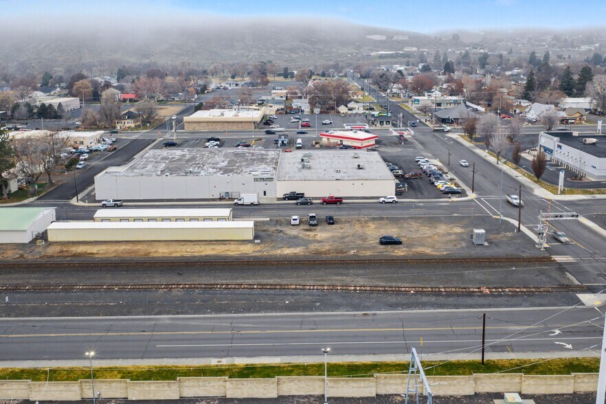 More Photos Of 328 SW Alder St, Ephrata Self Storage For Sale