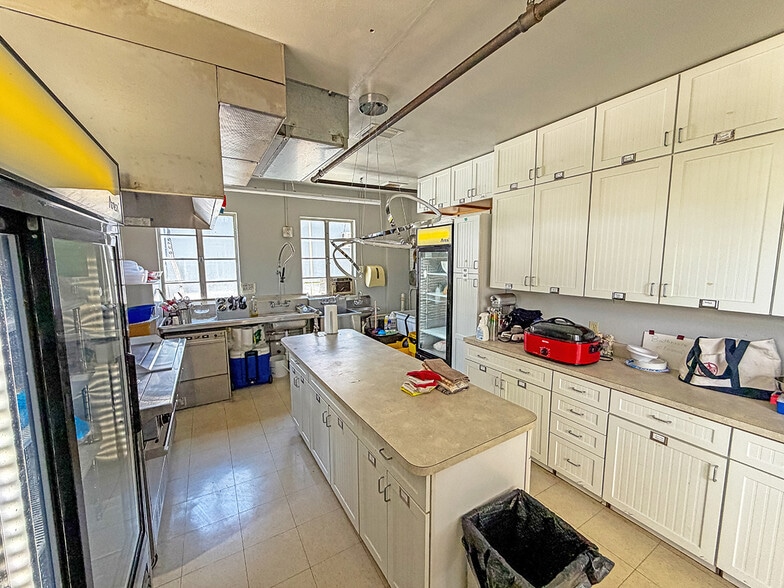 More Photos Of 401 5th St N, Saint Petersburg Religious Facility For Sale