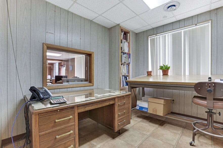 More Photos Of 2591 Harrison Rd, Columbus Warehouse For Sale