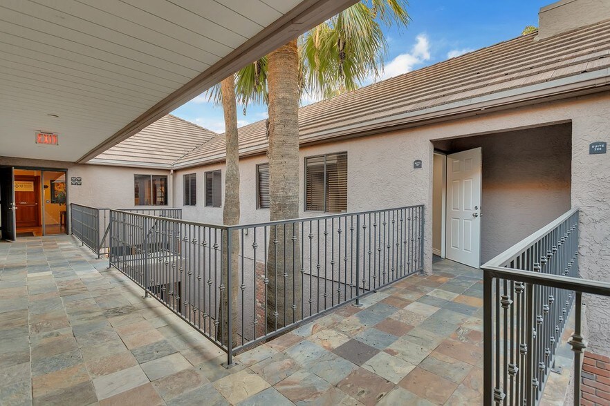 More Photos Of 4539 N 22nd St, Phoenix Office Residential For Lease