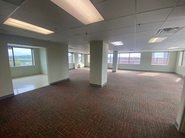 More Photos Of 228 Maple St, Manchester Office For Sale
