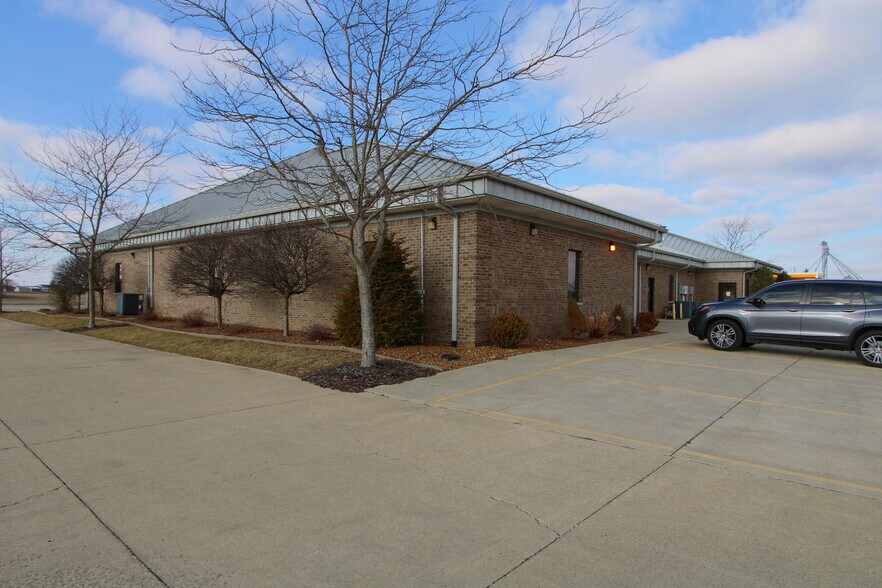 More Photos Of 1463 W Westridge Pky, Greensburg Medical For Lease