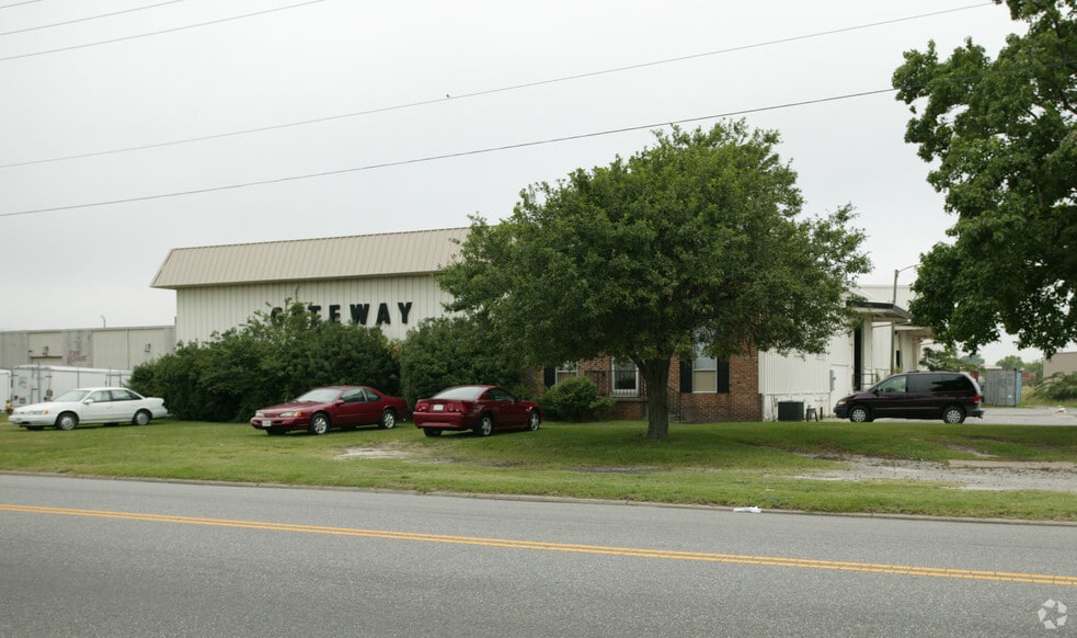 More Photos Of 3634 Village Ave, Norfolk Warehouse For Lease