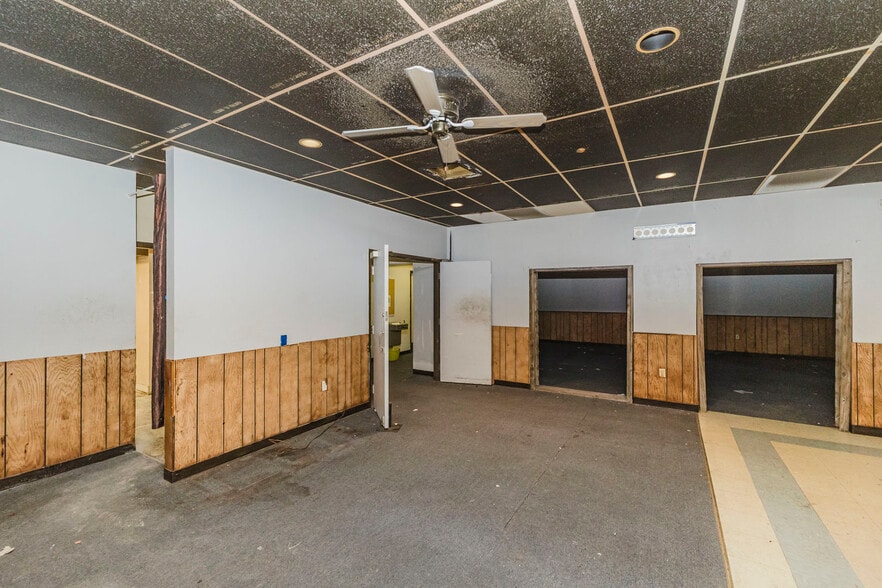More Photos Of 1560 S Topeka St, Wichita Lodge Meeting Hall For Sale