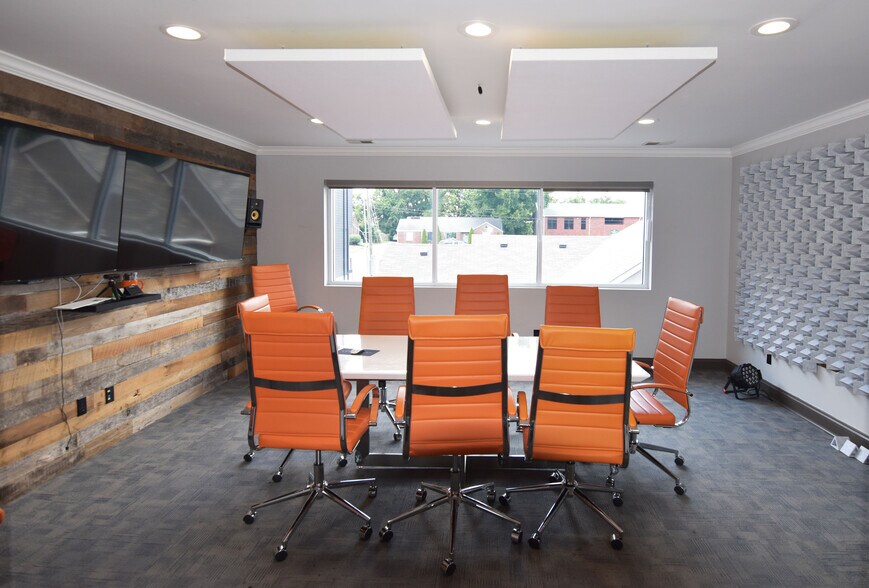 More Photos Of 2702 Greystone Rd, Nashville Office For Lease