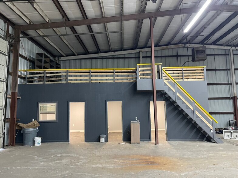 More Photos Of 1222 Frankie St, Houston Warehouse For Sale