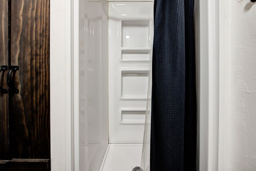 More Photos Of 210 Main st, Minco Health Club For Sale