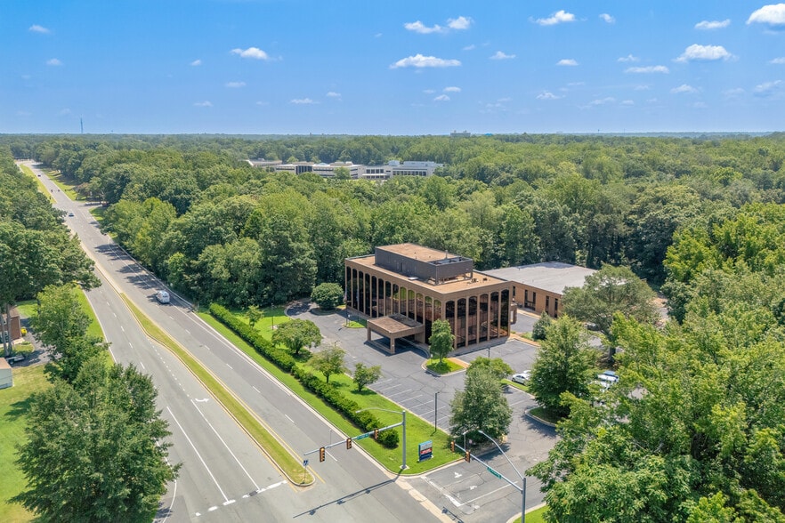 More Photos Of 1701 E Parham Rd, Richmond Office Residential For Sale