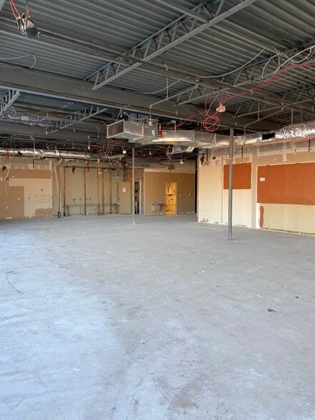 More Photos Of 123 E Route 59, Nanuet Freestanding For Lease