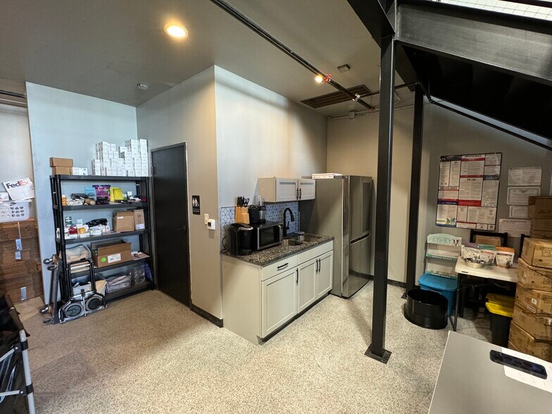 More Photos Of 7637 FM 3009, Schertz Light Distribution For Sale