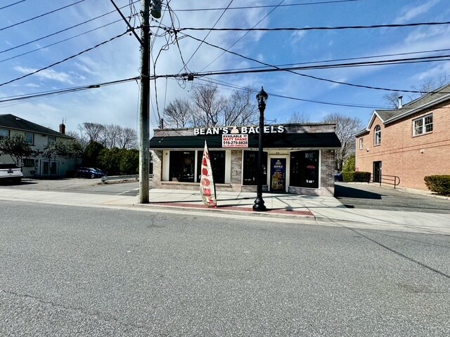 More Photos Of 410 Lake Ave, Saint James Freestanding For Sale