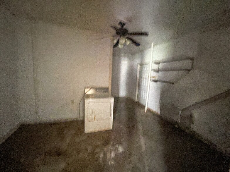 More Photos Of 2305 N Main St, Vidor Flex For Sale