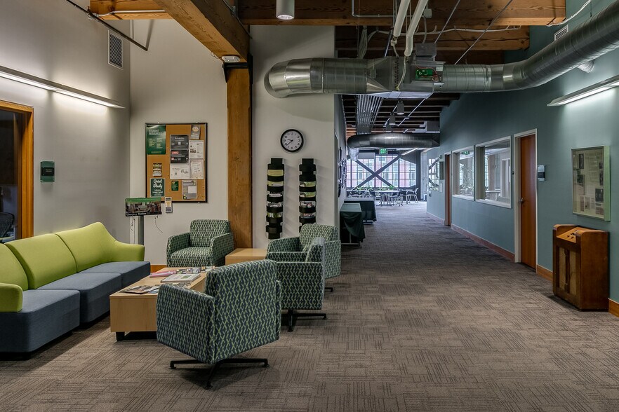 More Photos Of 70 NW Couch St, Portland Office For Sale