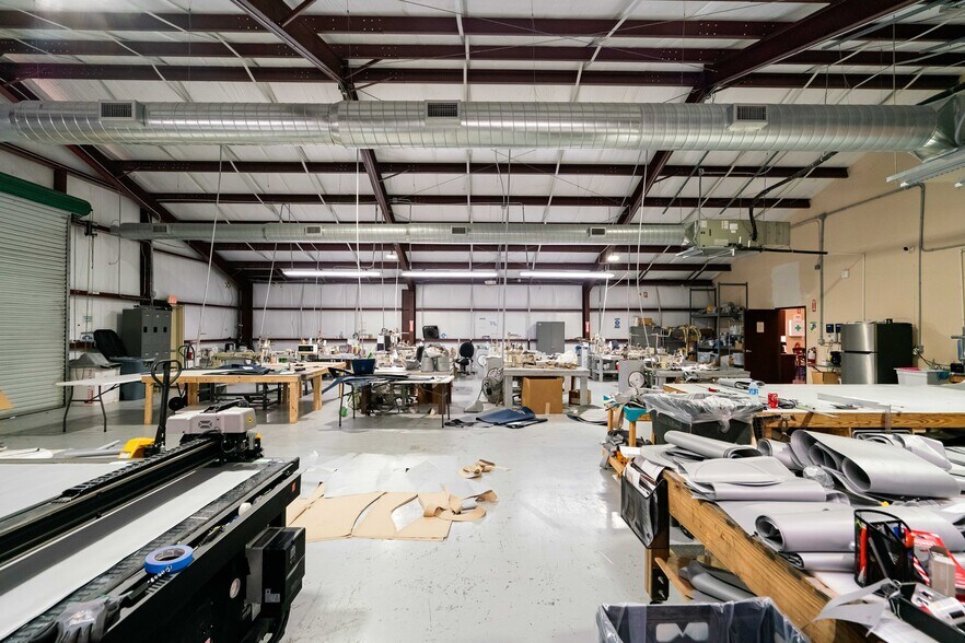 More Photos Of 207 W Archer Rd, Baytown Warehouse For Sale