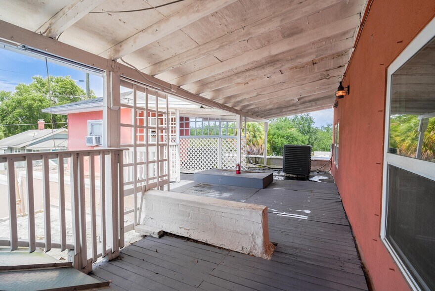More Photos Of 2529 Central Ave, Saint Petersburg Coworking Space