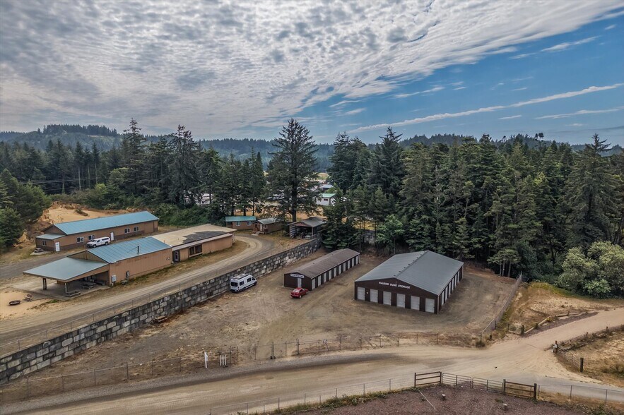 More Photos Of 93697 Storage Dr, North Bend Specialty For Sale