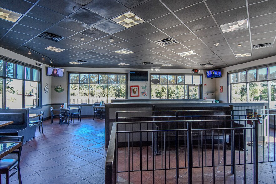 More Photos Of 1530 Hwy 16, Griffin Restaurant For Sale