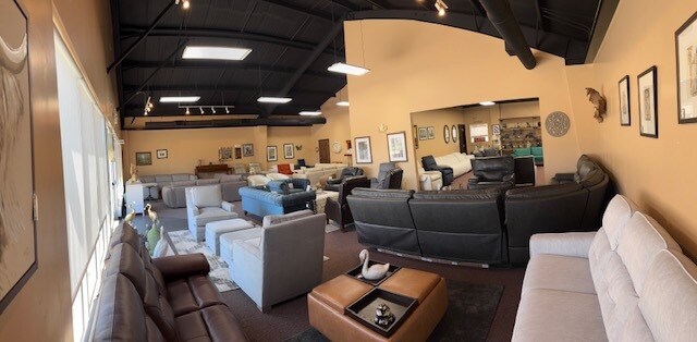 More Photos Of 1043 Lenoir Rhyne Blvd, Hickory Freestanding For Lease