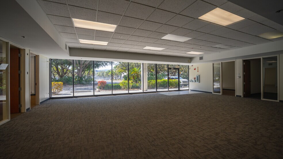 More Photos Of 6000 Park of Commerce Blvd, Boca Raton Distribution For Lease