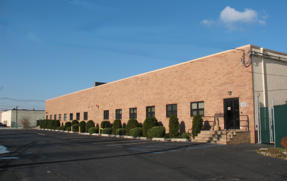 Primary Photo Of 90-110 Maltese Dr, Totowa Warehouse For Lease