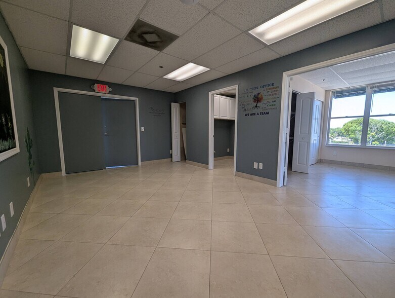 More Photos Of 701 NW Federal Hwy, Stuart Medical For Lease