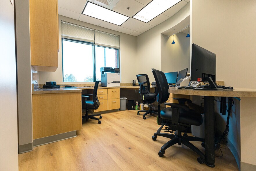 More Photos Of 77 Thomas Johnson Dr, Frederick Medical For Sale