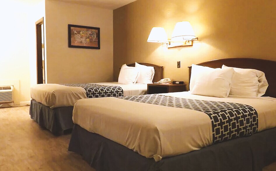 More Photos Of 612 W B St, McCook Hotel For Sale