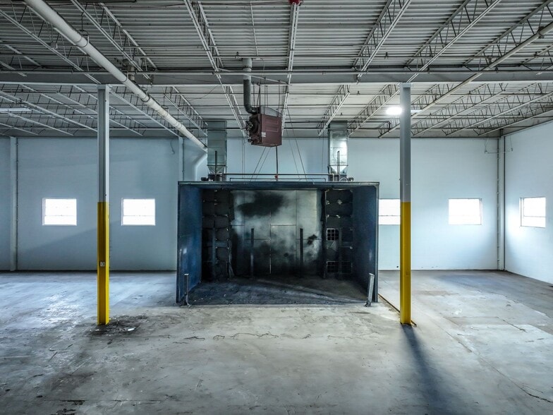 More Photos Of 83 Broad Ave, Fairview Warehouse For Lease