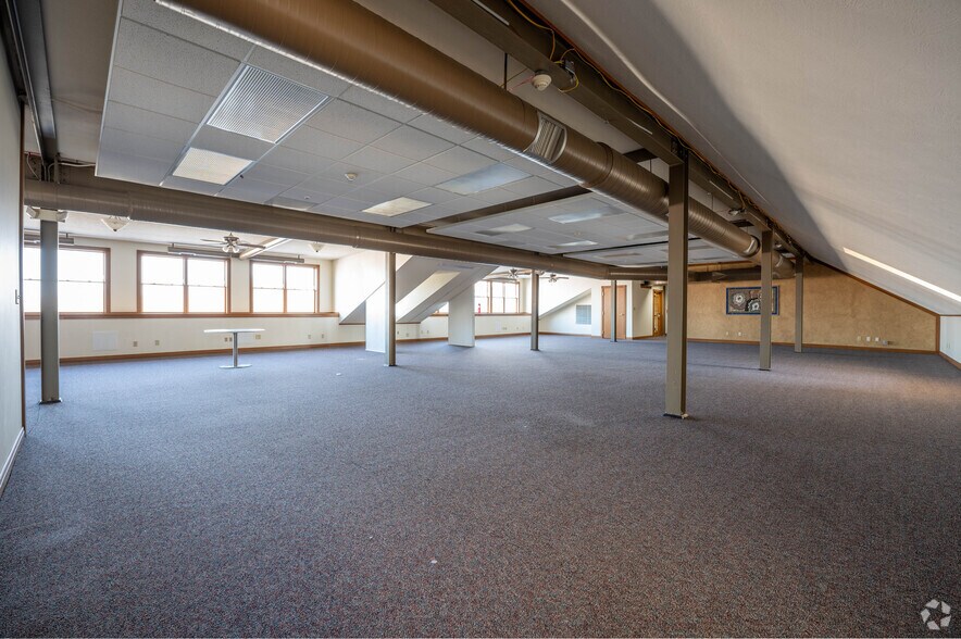 More Photos Of 8902 Otis Ave, Indianapolis Office For Lease