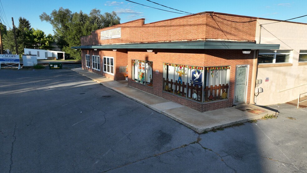 More Photos Of 405 N East St, Carlisle Distribution For Lease